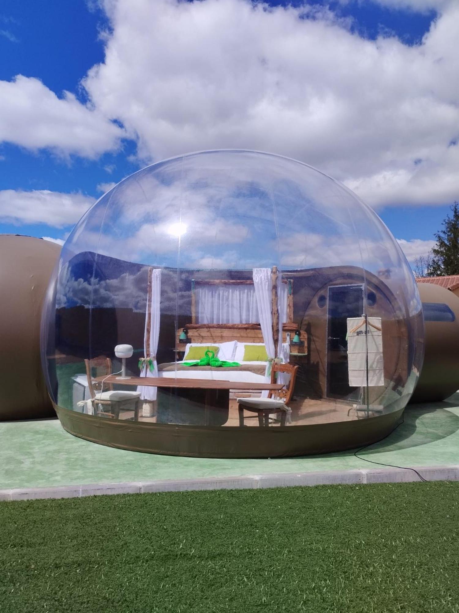 Cosmoveros - Hotel Burbuja Pedraza Екстериор снимка